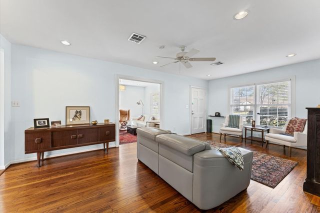 1507 Sue Barnett Drive, Houston, TX 77018