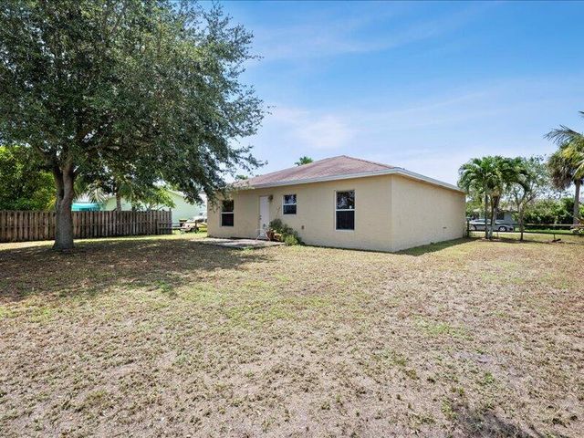 913 SE Forrest Park Drive, Stuart, FL 34994