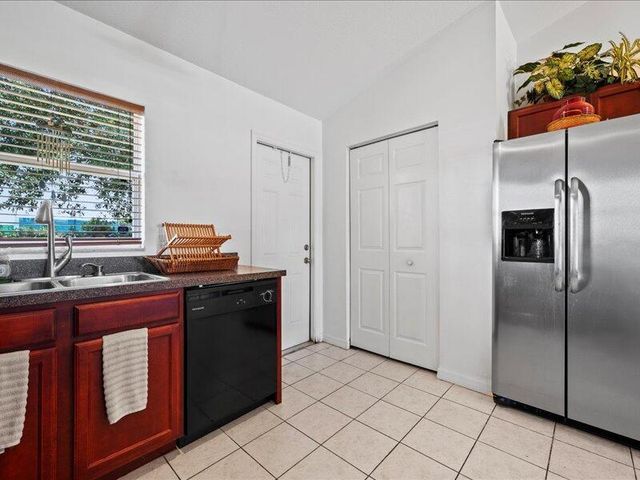 913 SE Forrest Park Drive, Stuart, FL 34994