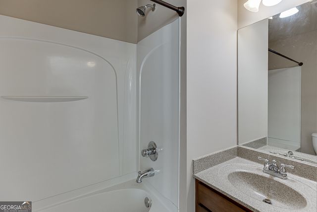 1043 Nightfall Court NW, Suwanee, GA 30024