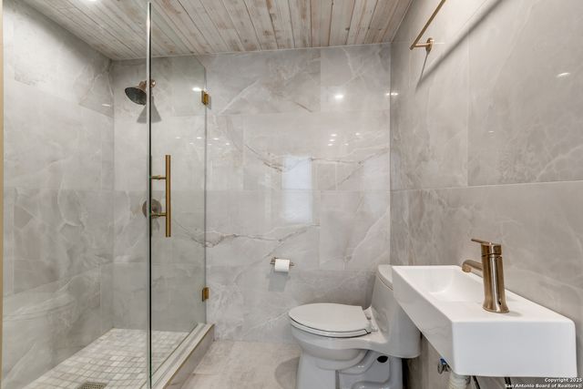 6122 Forest Court, San Antonio, TX 78240