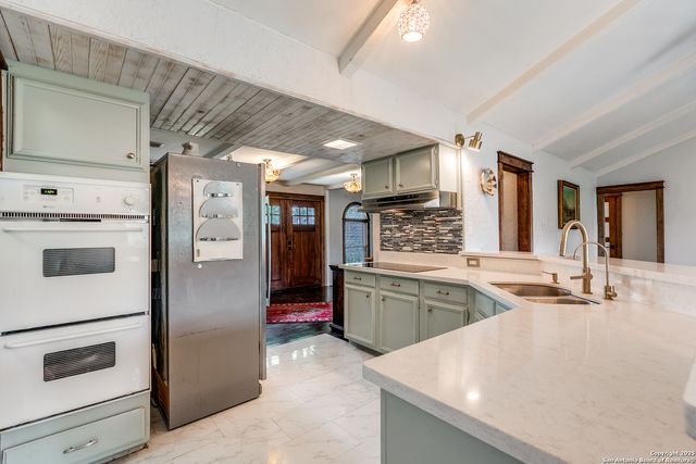 6122 Forest Court, San Antonio, TX 78240