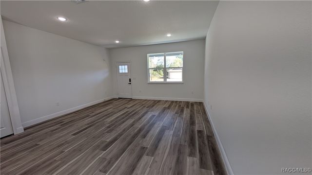 9298 N Akola Way, Citrus Springs, FL 34434