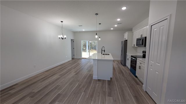 9298 N Akola Way, Citrus Springs, FL 34434