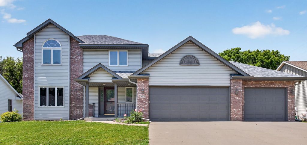 3057 Walter Street, Maplewood, MN 55109
