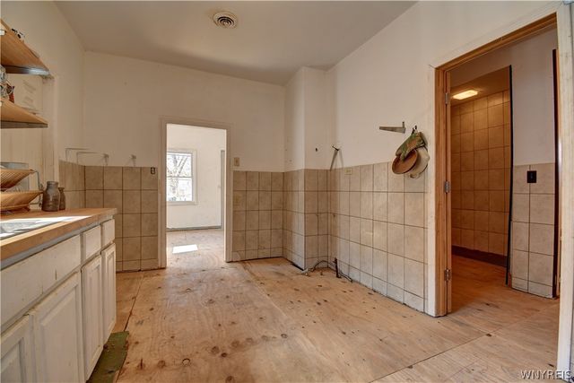 38 Brayton Street, Buffalo, NY 14213