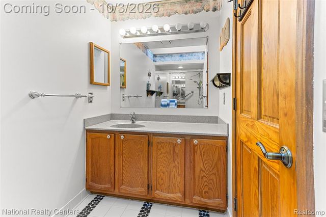 19998 Purlingbrook Street, Livonia, MI 48152