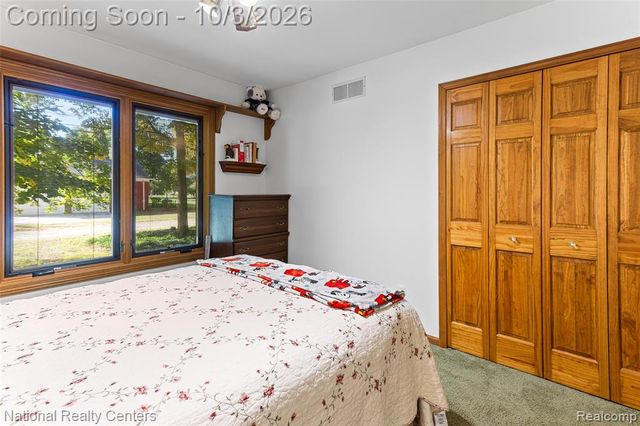 19998 Purlingbrook Street, Livonia, MI 48152
