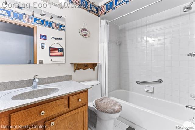 19998 Purlingbrook Street, Livonia, MI 48152