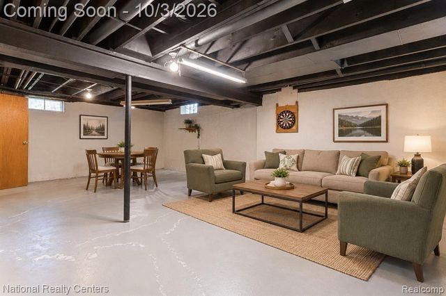 19998 Purlingbrook Street, Livonia, MI 48152