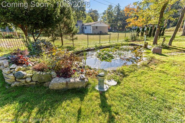 19998 Purlingbrook Street, Livonia, MI 48152