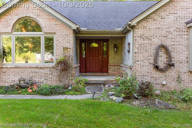 19998 Purlingbrook Street, Livonia, MI 48152