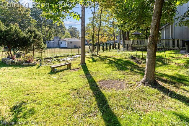 19998 Purlingbrook Street, Livonia, MI 48152