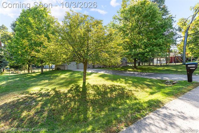 19998 Purlingbrook Street, Livonia, MI 48152