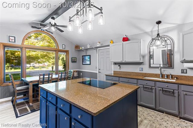 19998 Purlingbrook Street, Livonia, MI 48152