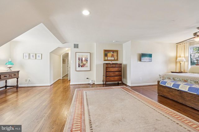 5805 MARBURY, Bethesda, MD 20816