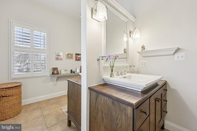 5805 MARBURY, Bethesda, MD 20816