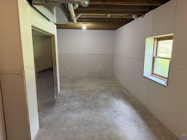 3110 SE Indiana AVE, Topeka, KS 66605