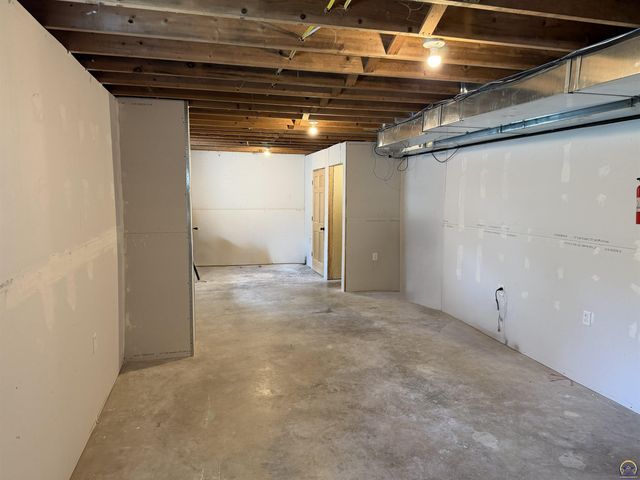 3110 SE Indiana AVE, Topeka, KS 66605