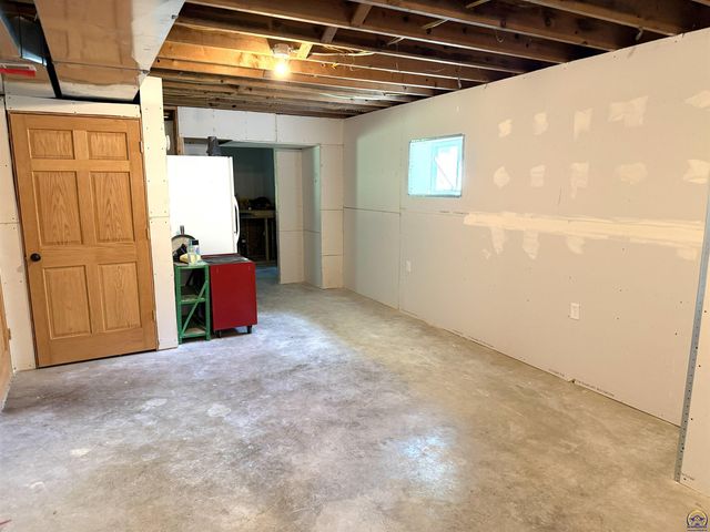 3110 SE Indiana AVE, Topeka, KS 66605