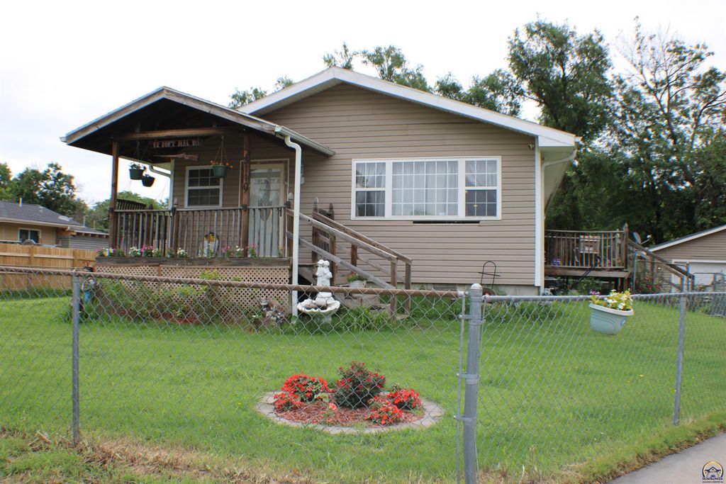 3110 SE Indiana AVE, Topeka, KS 66605