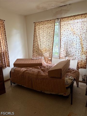 301 Rushmore AVE N, Lehigh Acres, FL 33936