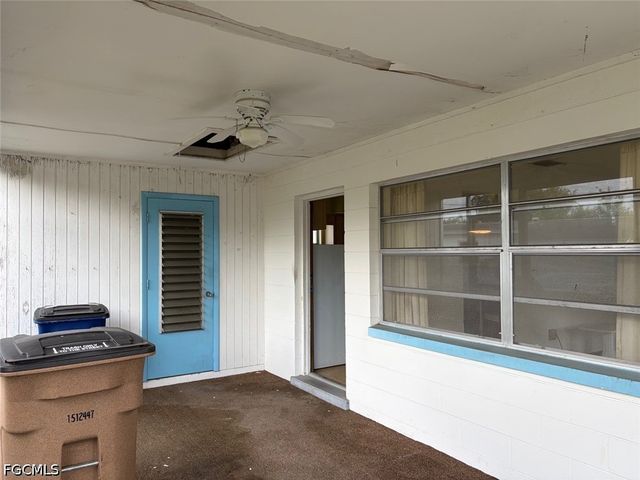 301 Rushmore AVE N, Lehigh Acres, FL 33936