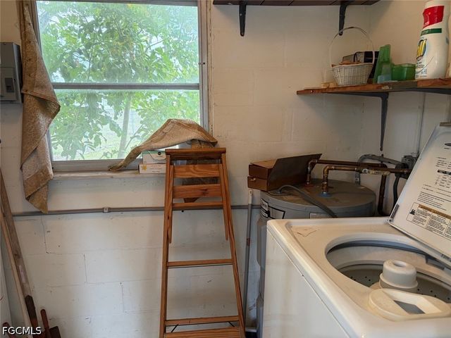 301 Rushmore AVE N, Lehigh Acres, FL 33936