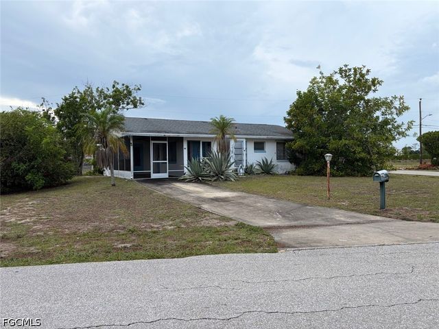 301 Rushmore AVE N, Lehigh Acres, FL 33936