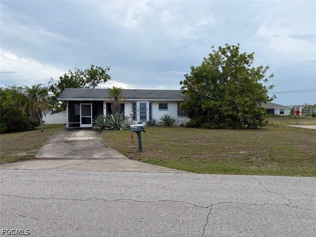301 Rushmore AVE N, Lehigh Acres, FL 33936