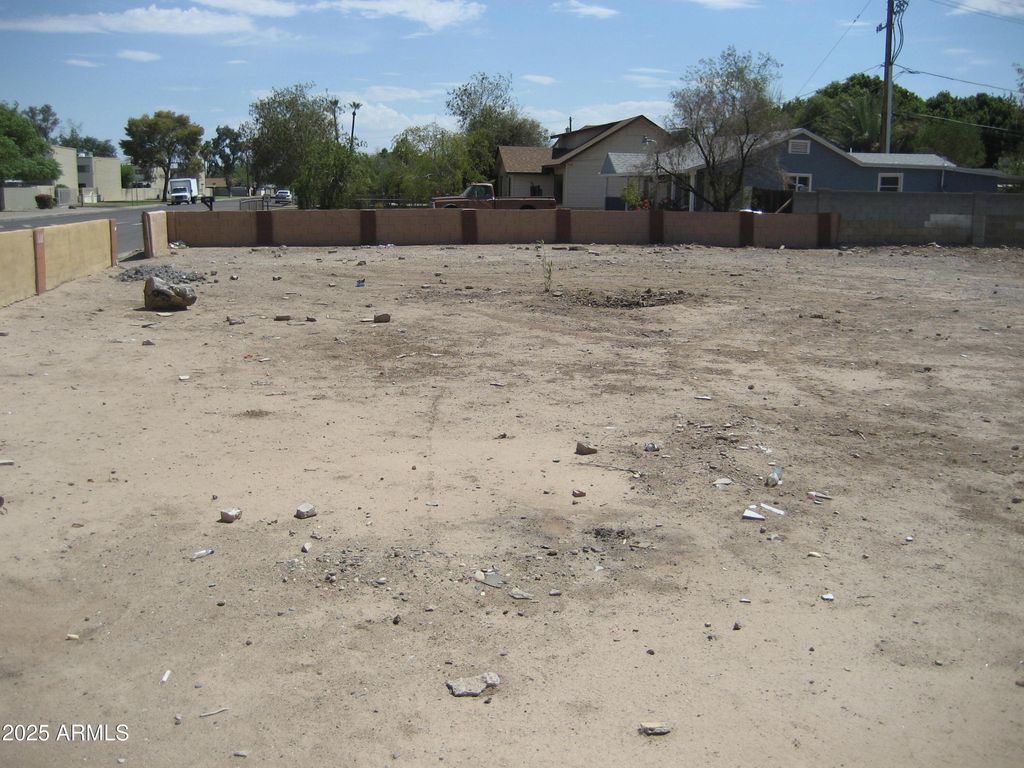 2105 W ELM Street 1 & 3, Phoenix, AZ 85015 — exterior
