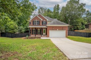 402 Sardis Road N, Charlotte, NC 28270