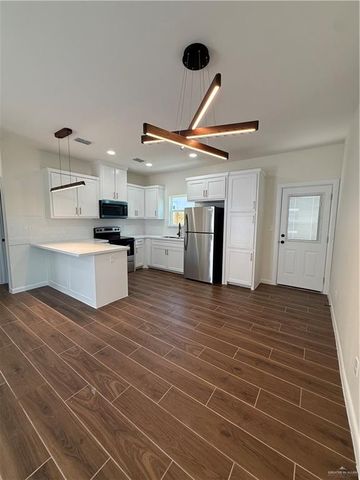 1301 Woodlands Trail 3, Pharr, TX 78577