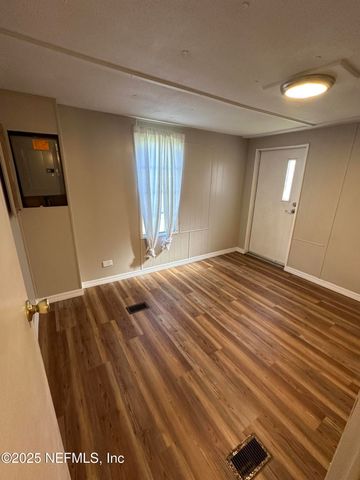 213 ALABAMA Street, Crescent City, FL 32112