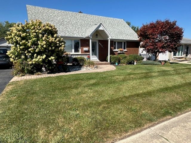 8912 Windsor Lane, Bridgeview, IL 60455