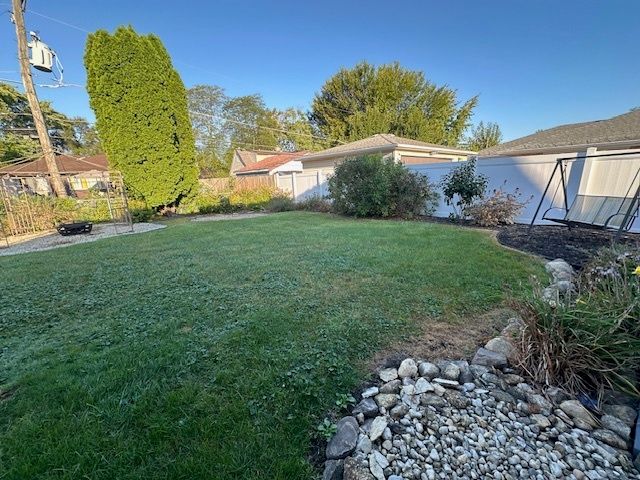 8912 Windsor Lane, Bridgeview, IL 60455