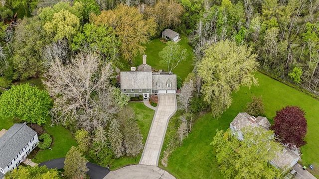 9837 N Auburn COURT, Mequon, WI 53092