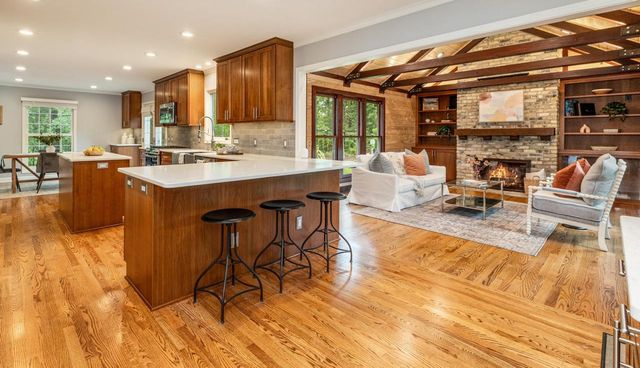 9837 N Auburn COURT, Mequon, WI 53092