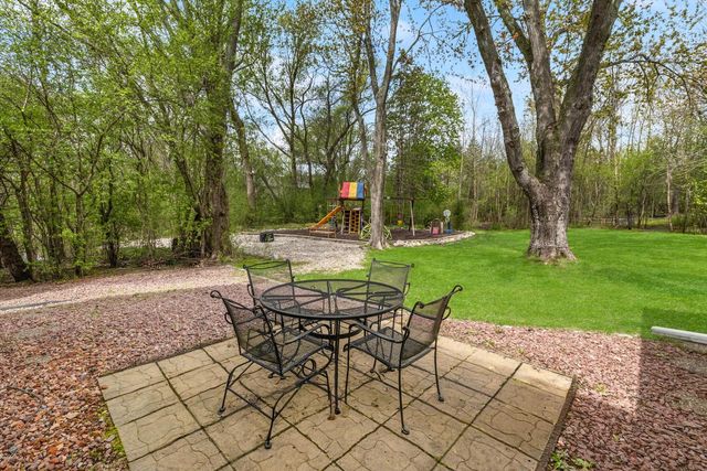 9837 N Auburn COURT, Mequon, WI 53092