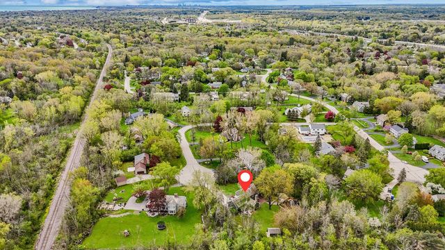 9837 N Auburn COURT, Mequon, WI 53092