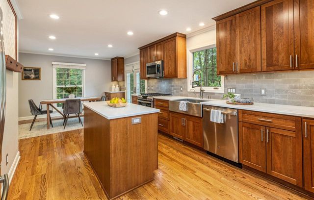 9837 N Auburn COURT, Mequon, WI 53092