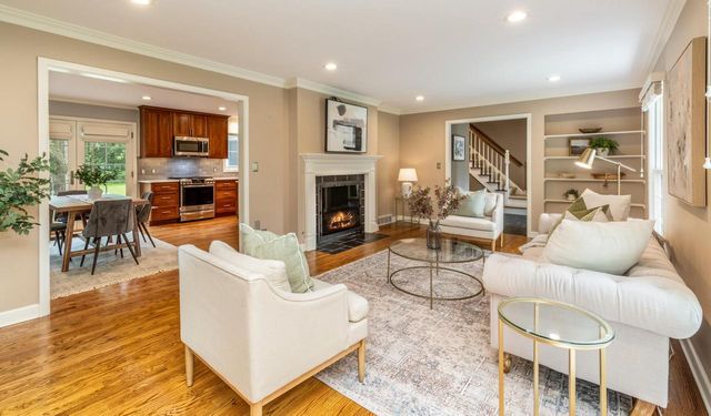 9837 N Auburn COURT, Mequon, WI 53092