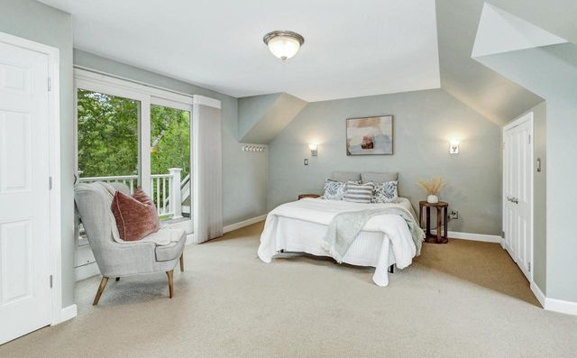9837 N Auburn COURT, Mequon, WI 53092