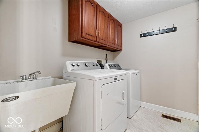 11734 Forest Park Lane, Carmel, IN 46033