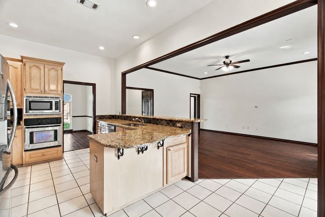 405 Montreal Drive, Hurst, TX 76054