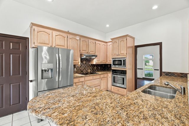405 Montreal Drive, Hurst, TX 76054