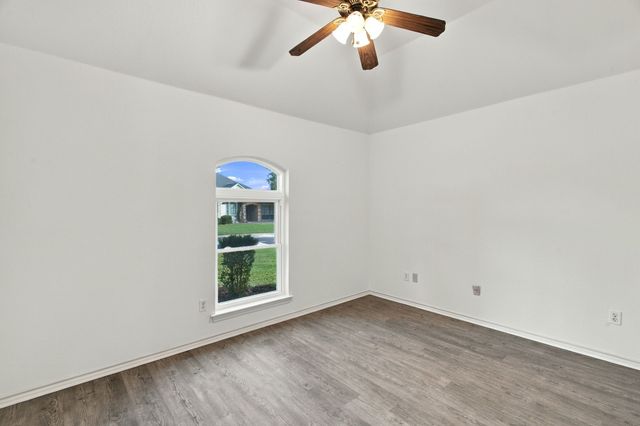 405 Montreal Drive, Hurst, TX 76054