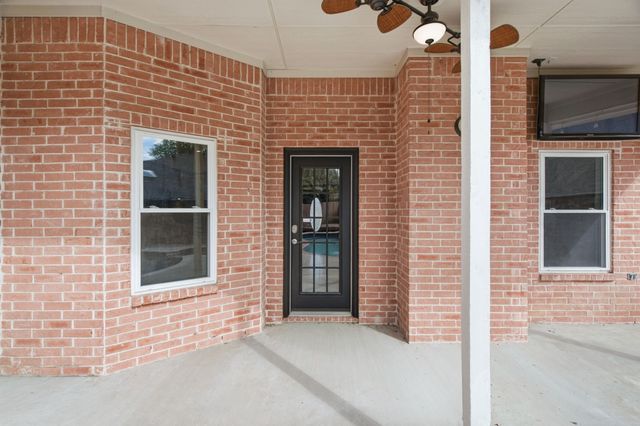 405 Montreal Drive, Hurst, TX 76054