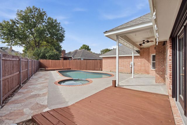 405 Montreal Drive, Hurst, TX 76054