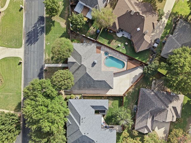 405 Montreal Drive, Hurst, TX 76054